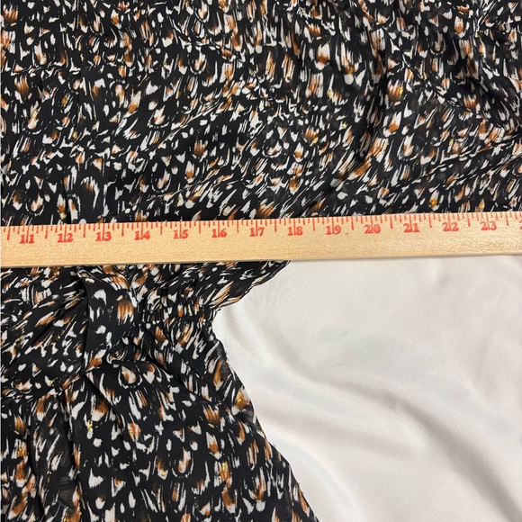 Express Large Black Wrap Blouse Metallic Animal Print Tie Waist - Picture 4 of 8